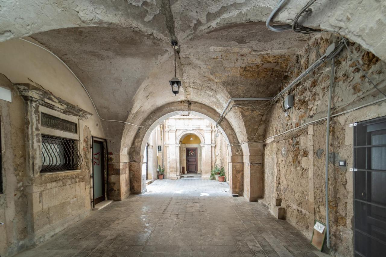 Lovely Studio In The Historic Center Of Ortigia Сиракуза Екстериор снимка